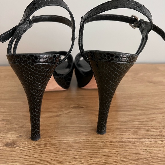 Stuart Weitzman croc embossed platform sandals 6 - Picture 4 of 5